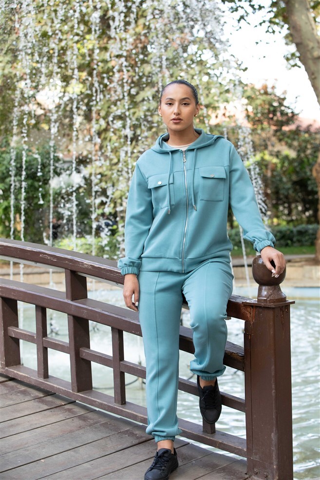 Timeless Knit Elegance - The Name of Perfect Quality and Luxury: Kazee