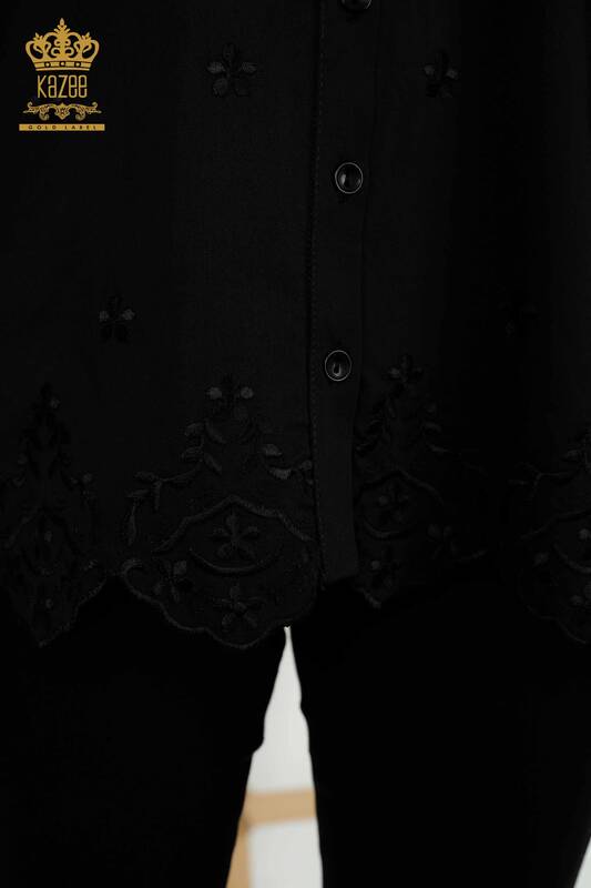 قميص نسائي بالجملة - مزين بالورود - جيب - أسود - 20412 | كازي