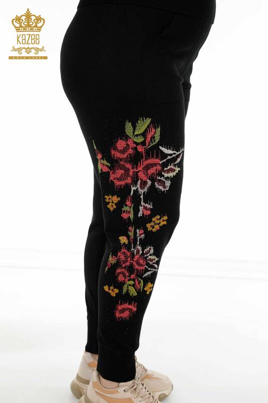 بدلة رياضية نسائية للبيع بالجملة بنمط زهور ملون أسود - 16570 | كازي