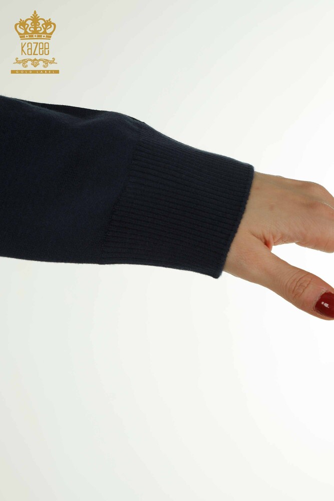 الجملة المرأة سترة تريكو الكتف زهرة مفصلة الأزرق الداكن - 30542 | كازي - 7