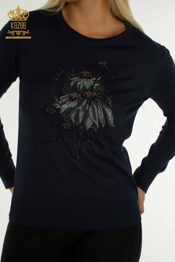 الجملة سترة نسائية تريكو الأزهار المطرزة الأزرق الداكن - 30612 | كازي - 2