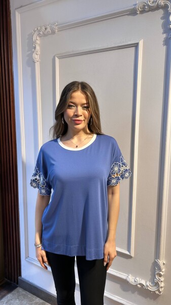 بلوزة - تفاصيل زهرية - لون نيلي - 80004 | كازي (طقم من 3 قطع M-L-XL) - Kazee