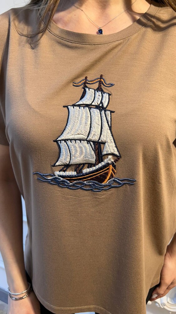 بلوزة بيج داكنة بنقشة رقبة دائرية - 80245 | كازي (طقم من 3 قطع L-XL-2XL) - 2