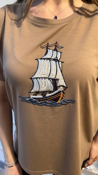 بلوزة بيج داكنة بنقشة رقبة دائرية - 80245 | كازي (طقم من 3 قطع L-XL-2XL) - 2