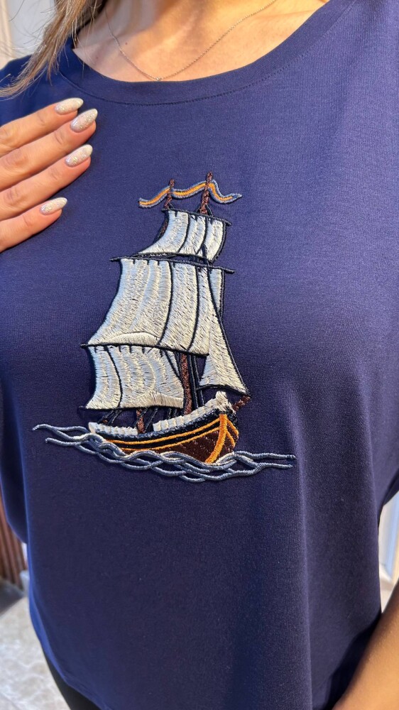 بلوزة زرقاء داكنة بياقة دائرية ونقشة - 80245 | كازي (طقم من 3 قطع L-XL-2XL) - 2