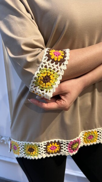 بلوزة بيج بتطريز زهري - 80054 | كازي (طقم من 3 قطع L-XL-2XL) - 2