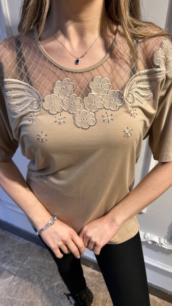 بلوزة - تفاصيل من التول - بيج - 80022 | كازي (طقم من 3 قطع M-L-XL) - 3