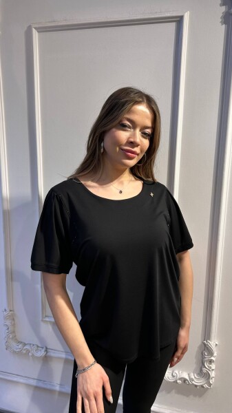 بلوزة سوداء مزينة بالأحجار - 80068 | كازي (طقم من 3 قطع L-XL-2XL) - KAZEE