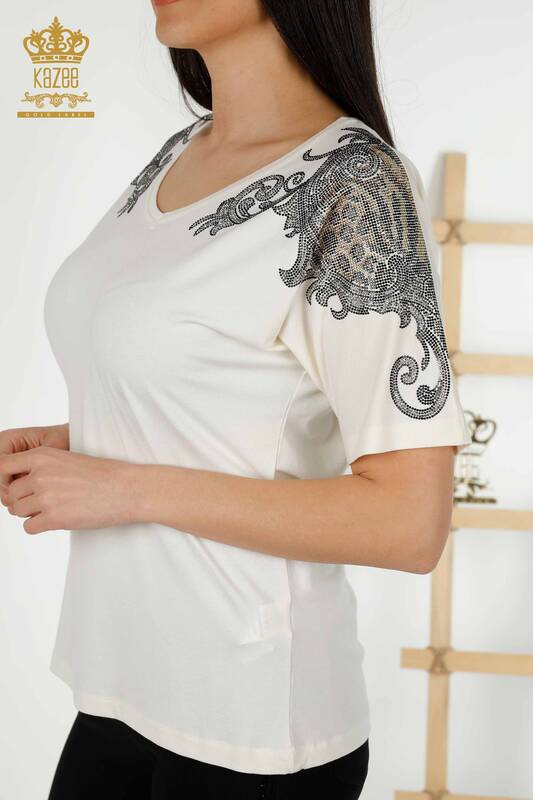 Bluză de damă cu ridicata detaliată pe umeri Ecru - 79054 | KAZEE