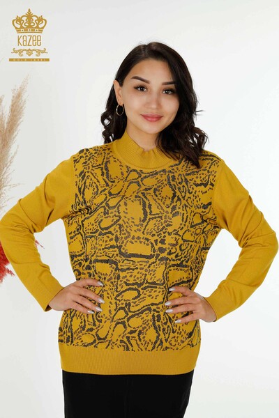 Maglione di maglieria delle donne all'ingrosso con pietra di cristallo ricamato zafferano-30008 / KAZEE - 1