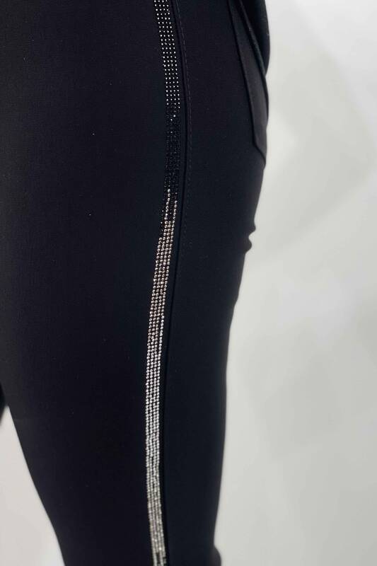 Pantaloni da donna all'ingrosso a righe ricamate con pietra di cristallo - 3417 / KAZEE