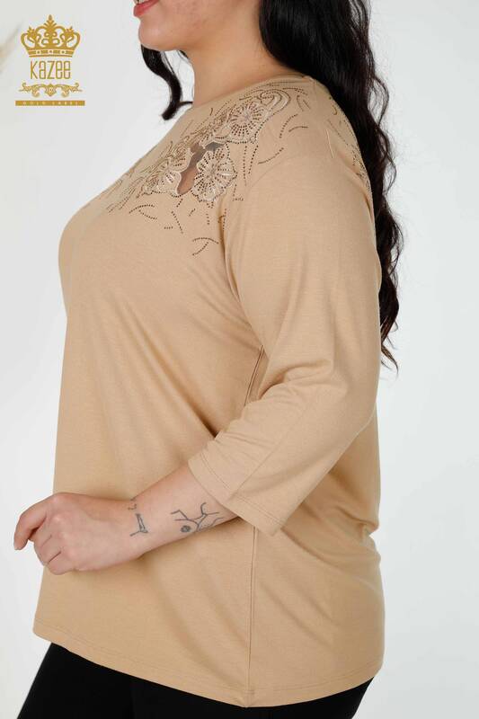 Bluză de damă cu ridicata cu model de flori Bej - 77990 | KAZEE