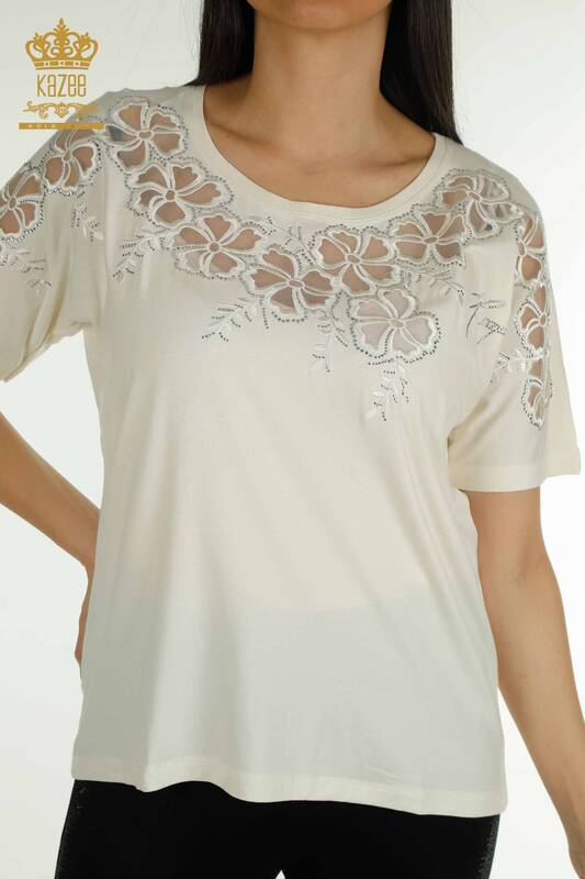 Bluză de damă cu ridicata cu modele florale Ecru - 79049 | KAZEE