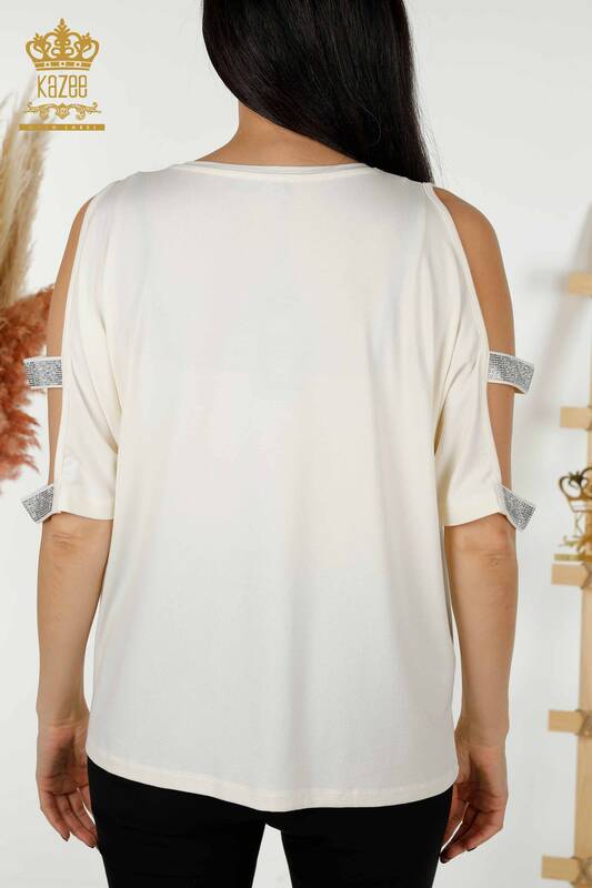 Bluză de damă cu ridicata detaliată pe umeri Ecru - 79289 | KAZEE