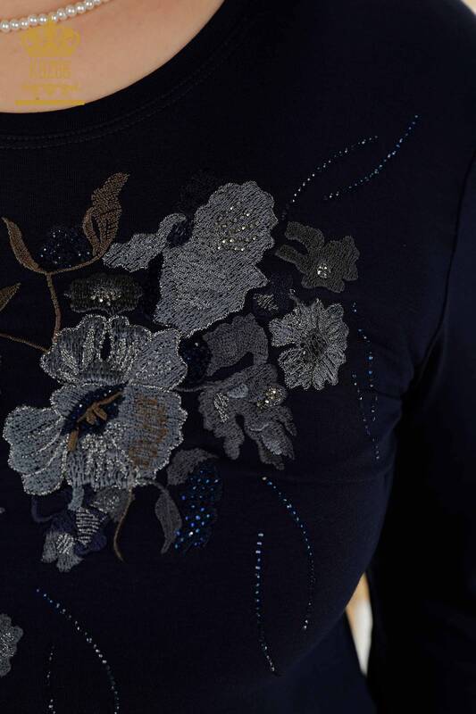 Bluză de damă cu ridicata cu modele florale bleumarin - 79045 | KAZEE