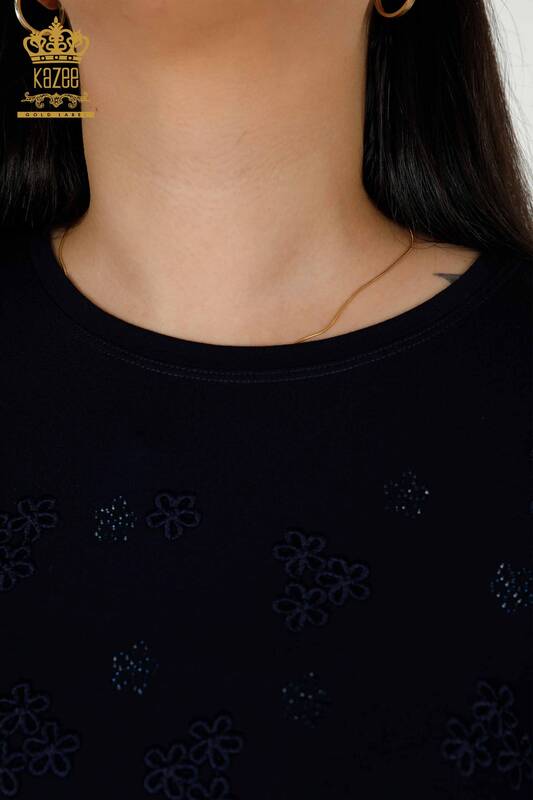 Bluză de damă cu ridicata cu modele florale bleumarin - 79100 | KAZEE