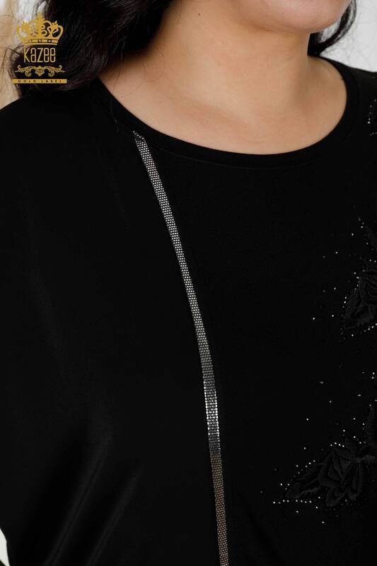 Bluză de damă cu ridicata cu modele florale neagră - 79031 | KAZEE