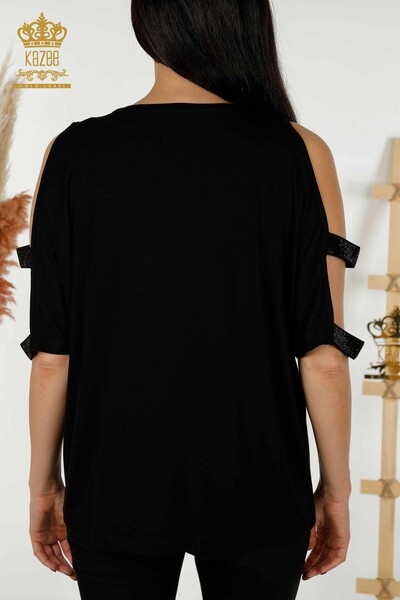 Bluză de damă cu ridicata cu detaliu pe umeri Negru - 79289 | KAZEE - Thumbnail