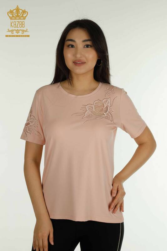 Bluză de damă cu ridicata - Trandafir brodat - pudra - 79541 | KAZEE