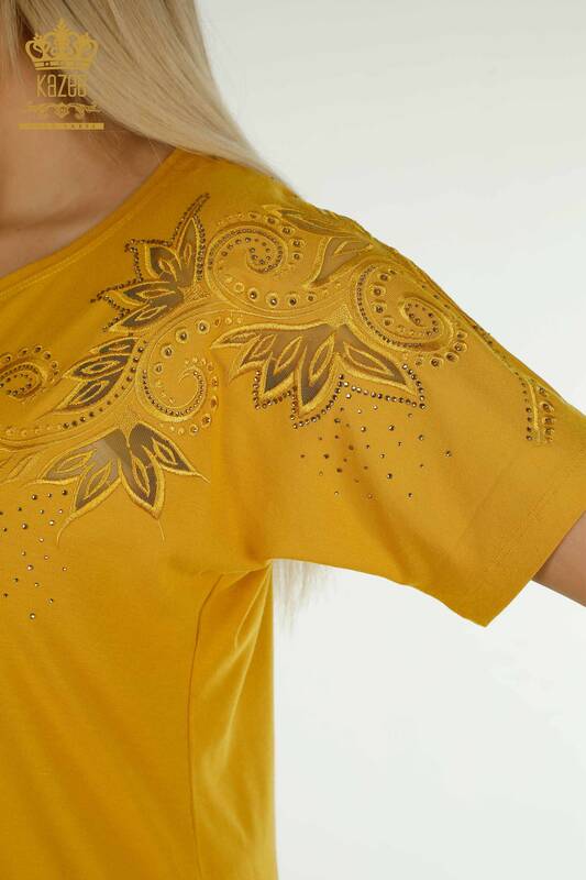 Bluză de damă cu ridicata cu modele florale șofran - 79093 | KAZEE