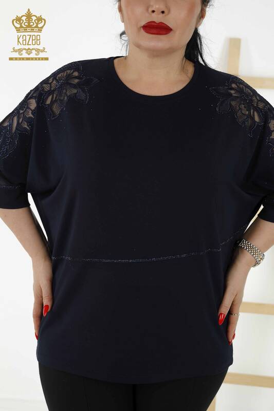 Bluză de damă cu ridicata cu detaliu din tul bleumarin - 79065 | KAZEE