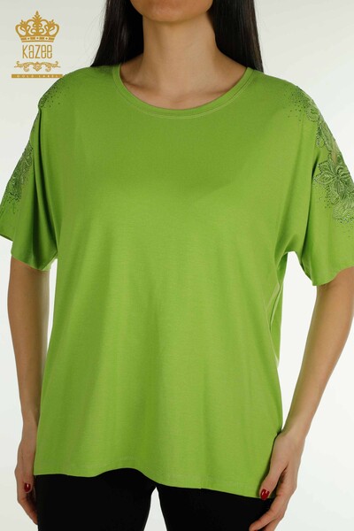 Bluză de damă cu ridicata cu detaliu din tul verde - 79390 | KAZEE - Thumbnail
