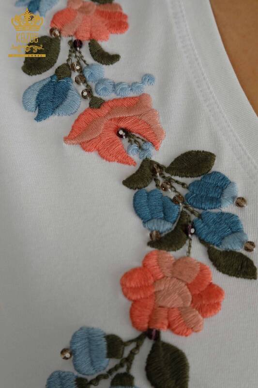 Bluză de damă cu ridicata - Colorată Cu Flori brodate - albă - 79455 | KAZEE