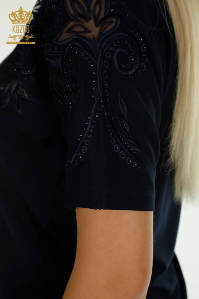 Bluză de damă cu ridicata cu modele florale bleumarin - 79093 | KAZEE - Thumbnail
