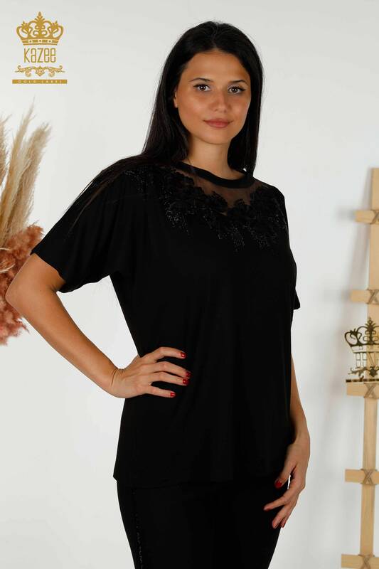 Bluză de damă cu ridicata cu model floral negru - 79081 | KAZEE