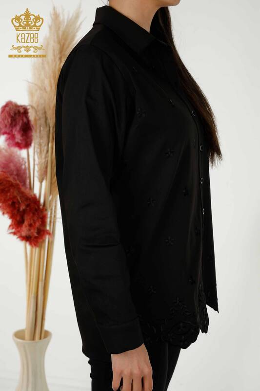 Cămașă cu ridicata pentru femei - cu model floral - neagră cu buzunare - 20412 | KAZEE