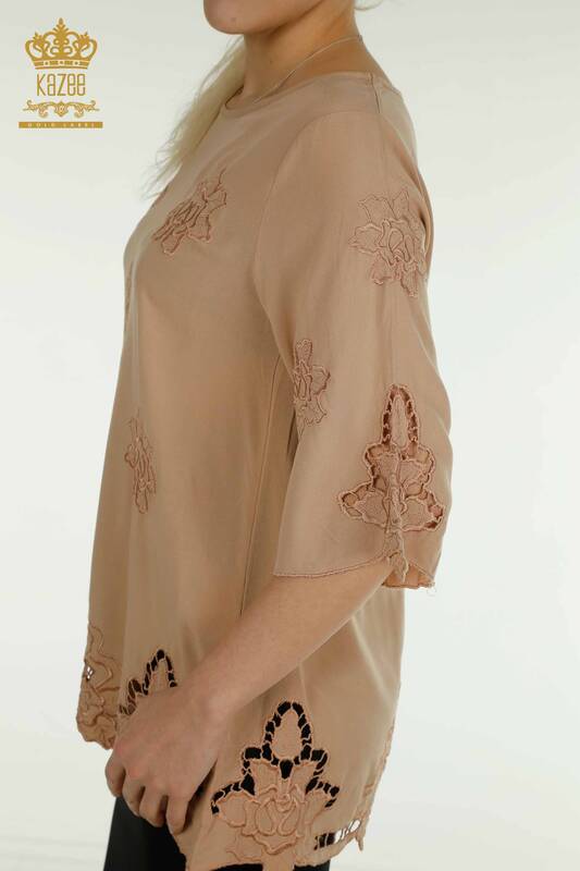 Bluză de damă cu ridicata - Floral Brodat - Bej - 79127 | KAZEE