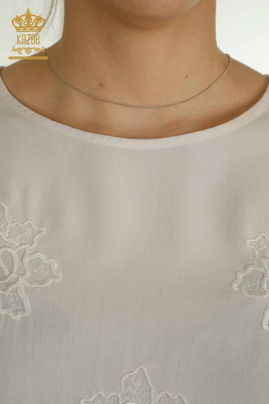 Bluză de damă cu ridicata - Floral Brodat - Ecru - 79127 | KAZEE