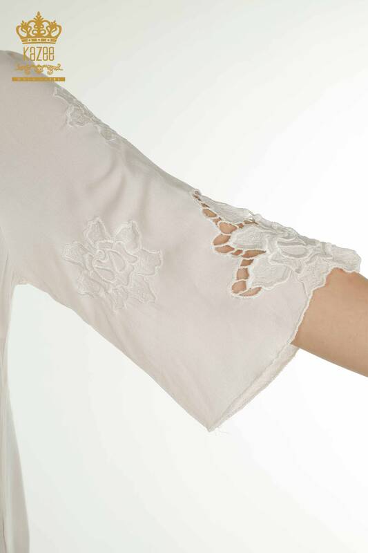Bluză de damă cu ridicata - Floral Brodat - Ecru - 79127 | KAZEE
