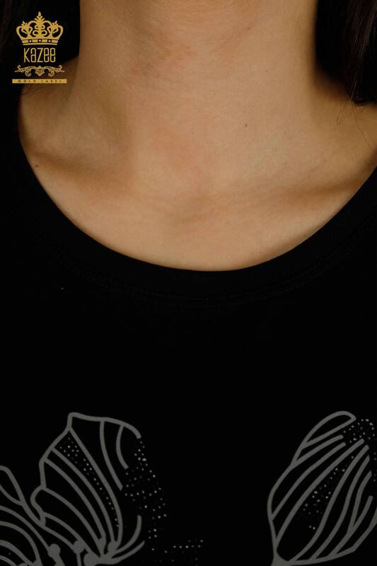 Bluză de damă cu ridicata cu broderie florală neagră - 79459 | KAZEE