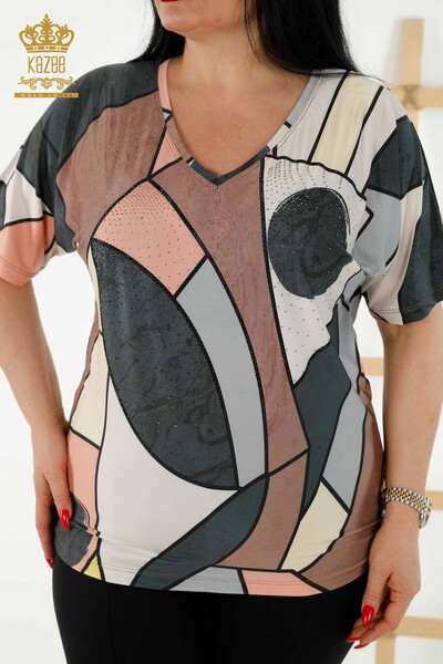 Bluză de damă cu ridicata cu imprimeu digital cu decolteu în V maro - 77896 | KAZEE - Thumbnail