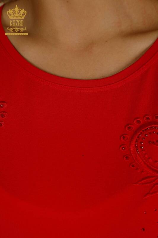 Bluză de damă cu ridicata roșu cu modele florale - 79093 | KAZEE