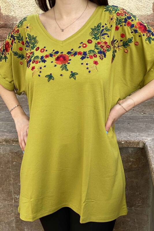 Bluza de dama cu ridicata cu flori cu piatra brodata cu decolteu in V - 77679 | Kazee