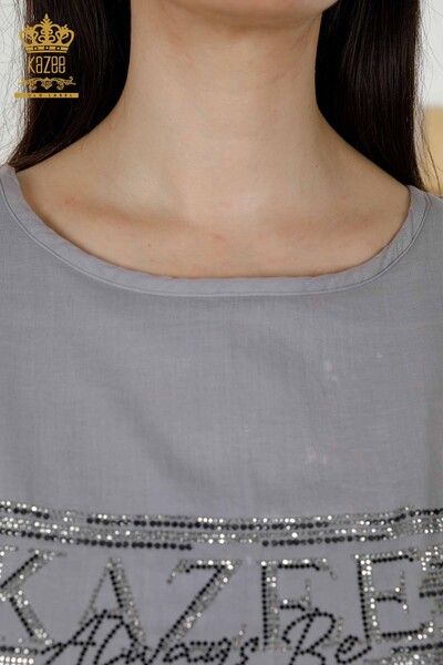 Bluză de damă cu ridicata neagră cu model text - 79173 | KAZEE - Thumbnail