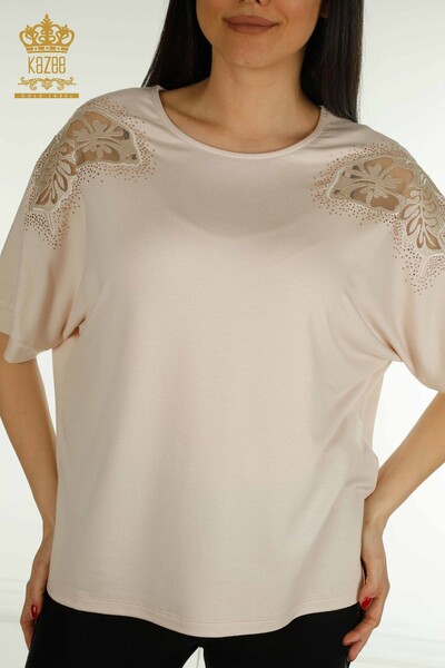 Bluză de damă cu ridicata - Detaliat pe umeri - Pudra - 79527 | KAZEE - Thumbnail
