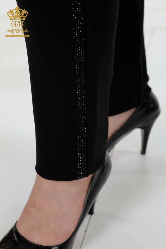 Pantaloni de damă cu ridicata cu dungi cu piatră de cristal brodat negru - 3462 | KAZEE