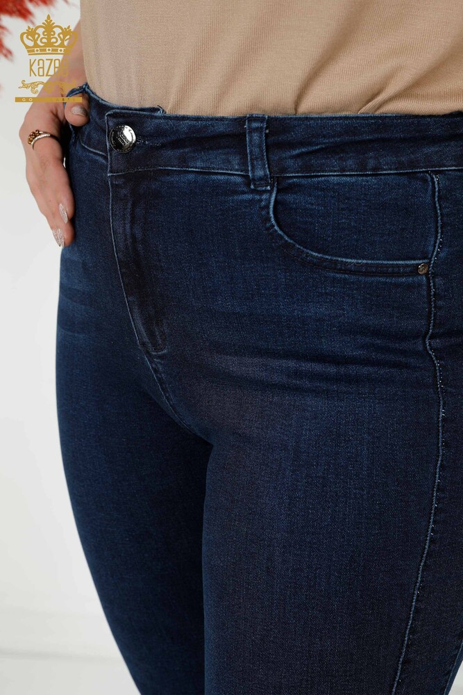 Pantaloni de blugi de damă cu ridicata cu dungi cu piatră brodate bleumarin - 3653 | KAZEE - 3