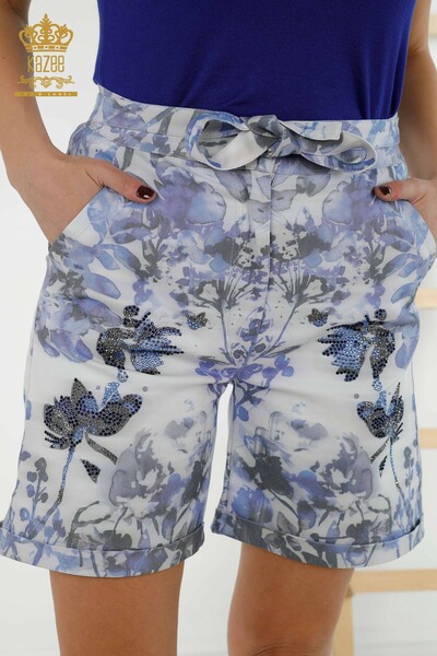 Pantaloni scurti de damă cu ridicata cu model de flori brodate cu piatră Albastru - 3655 | KAZEE - Thumbnail (2)