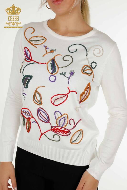 Pulover de tricotaj pentru femei cu ridicata - cu model de broderie - Ecru - 30652 | KAZEE