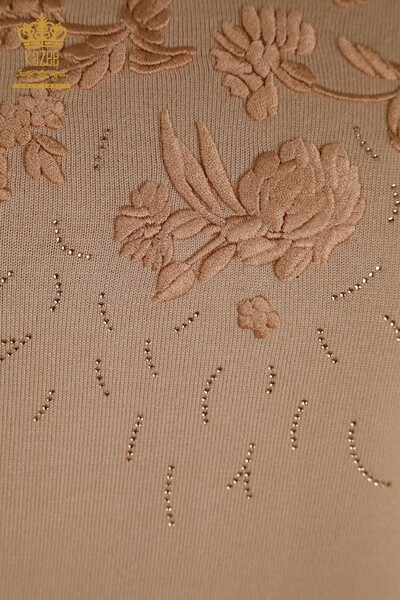 Pulover de tricotaje pentru femei - cu flori brodate - pudra - 16849 | KAZEE - Thumbnail