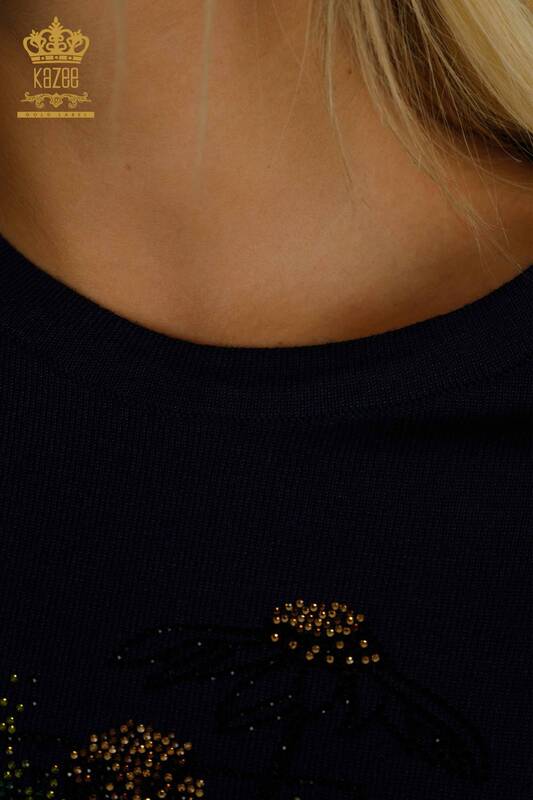 Pulover de tricotaj pentru femei cu ridicata - Cu flori brodate - bleumarin - 30612 | KAZEE