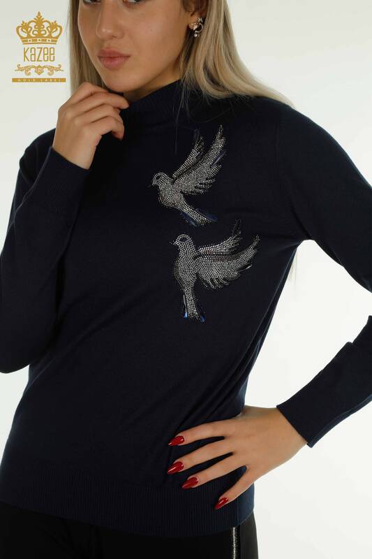 Pulover de tricotaj pentru femei cu ridicata - Brodat cu pasăre - Albastru bleumarin - 30745 | KAZEE