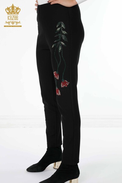 Pantaloni en-gros de damă cu broderie de piatră și model de flori - 3430 | KAZEE - Thumbnail