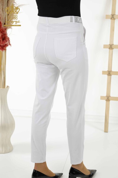 Pantaloni en-gros de damă cu buzunar cu curea albi - 3685 | KAZEE - Thumbnail