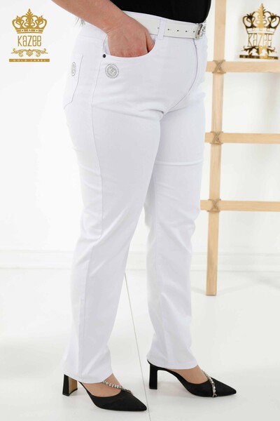 Pantaloni en-gros de damă cu curea cu piatră brodată alb - 3683 | KAZEE - Thumbnail