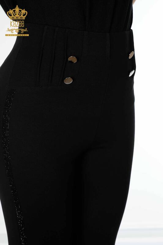 Pantaloni en-gros de damă negri cu nasturi brodați cu piatră - 3479 | KAZEE